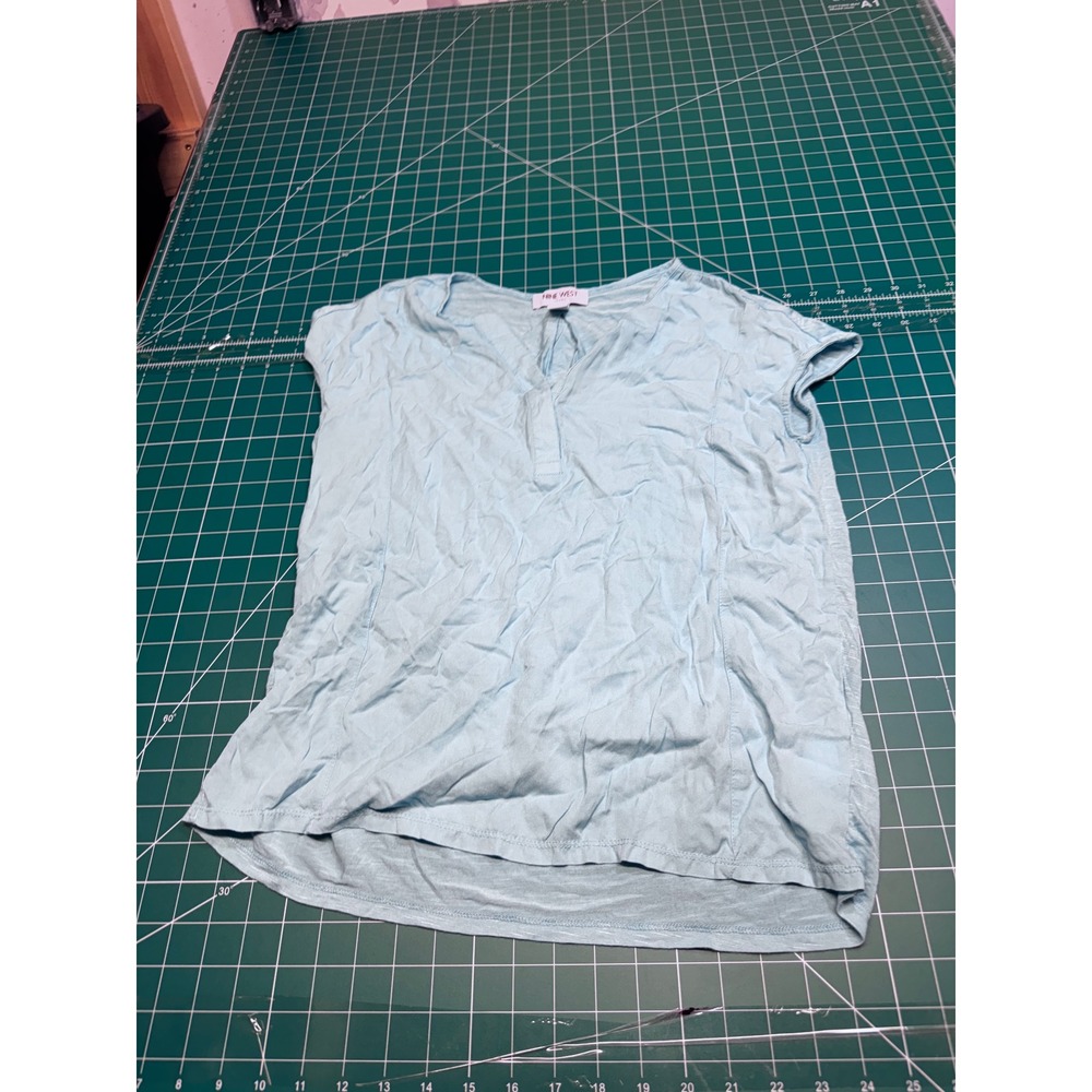 Nine West Jeans Womens Light Blue Split V-Neck Cap Sleeve Top Size Small